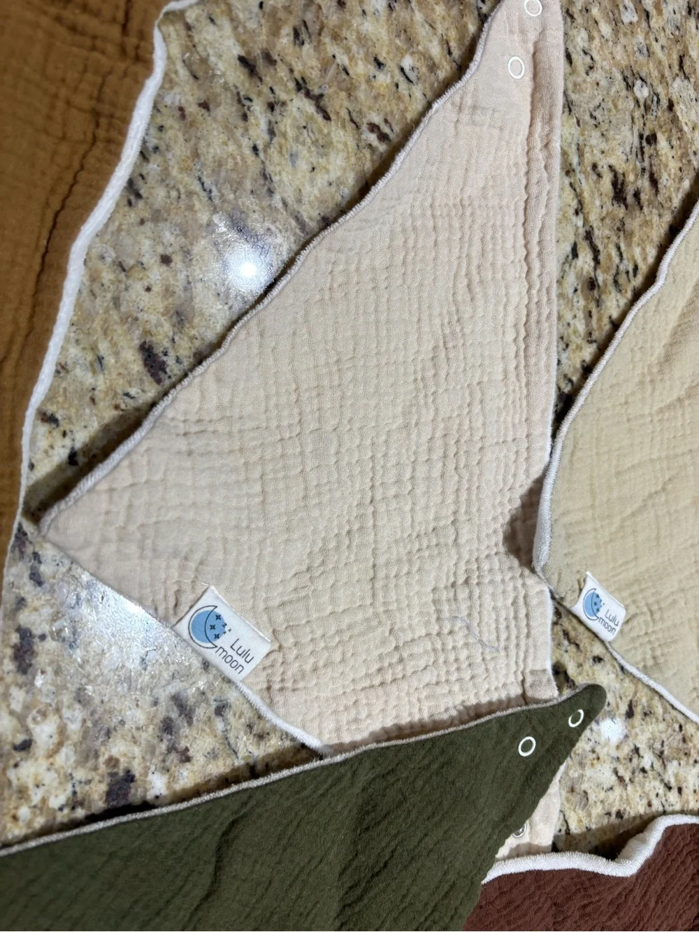 GUC Neutral Multi-Color Bandana Bib Set lulu moon